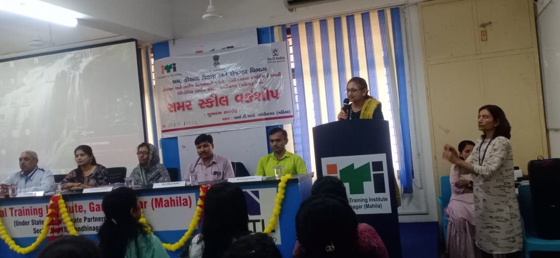 ItiMahila's tweet photo. સમર સ્કિલ વર્કશોપ શુભારંંભ સમારોહ ૨૦૨૩ , આઇ.ટી.આઇ. ગાંંધીનગર(મહિલા) https://t.co/bMybjAEWoy
