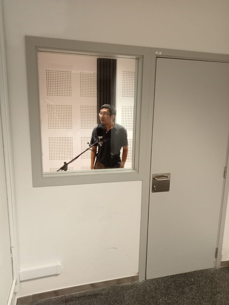 pxlplaygroundst's tweet photo. Pixel Playground team recording some voices for the game...🎙️🔊

#gotg #citm #voice #games #voiceover #videogames #pixelplayground https://t.co/dy3Vhy36h0