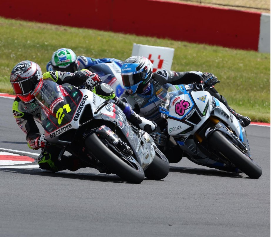 Helmet (hat) off to <a href="/christianiddon/">Christian Iddon</a>  for even getting to the start line this weekend. A stomach bug had him up all night and finished up with him vomiting in his helmet not only in the warm up but also after race 3. Luckily race support was on hand with MINT helmet cleaner.