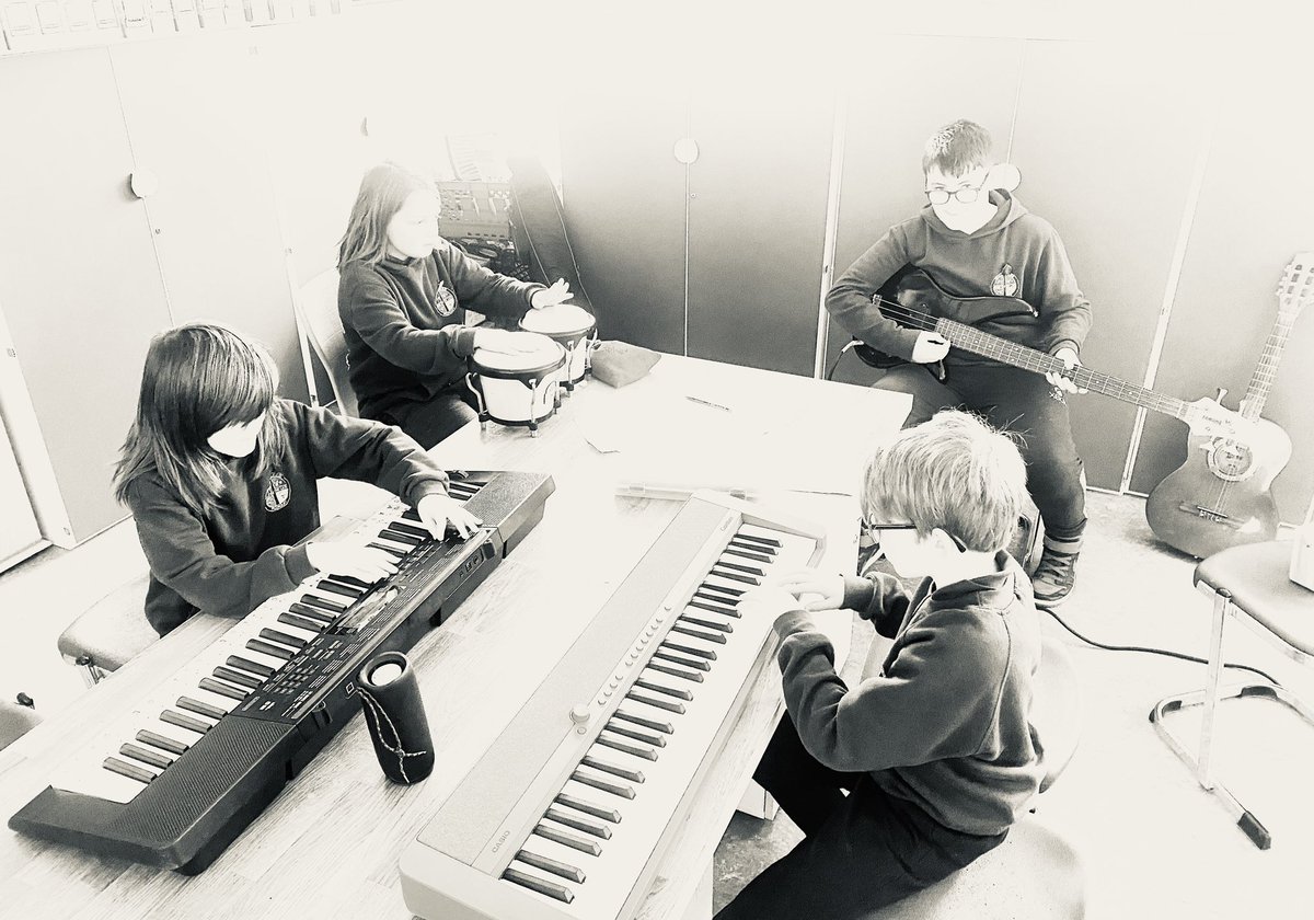 Rock 'n' Role Models tweet media