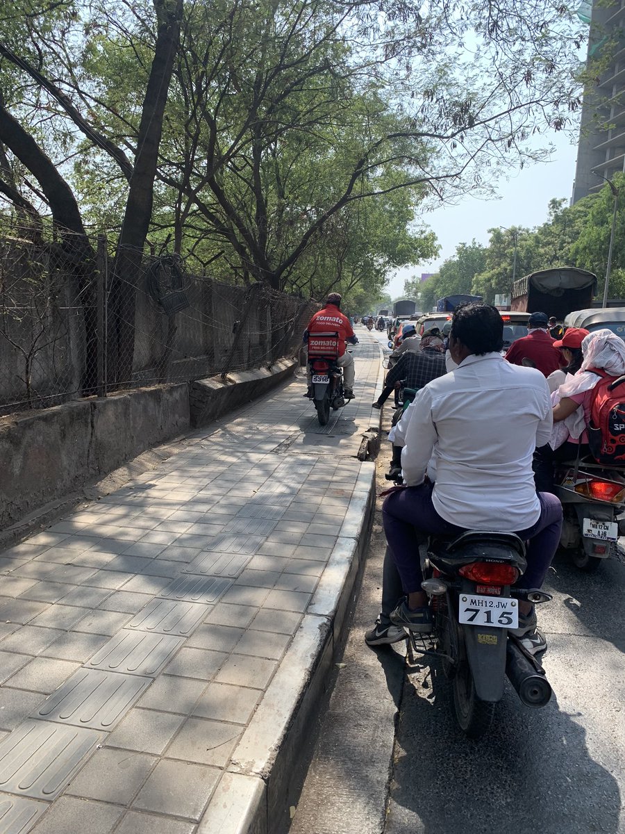 @SakalMediaNews #KoneHaMaath @PSamratSakal 
Koregaon park opposite Westin hotel, driving on footpaths
Complain from 6+ months to @PMCPune to repair footpath and @PuneCityTraffic to take action, both parties are waiting for some VIP delegation visit for pedestrian can walk safely