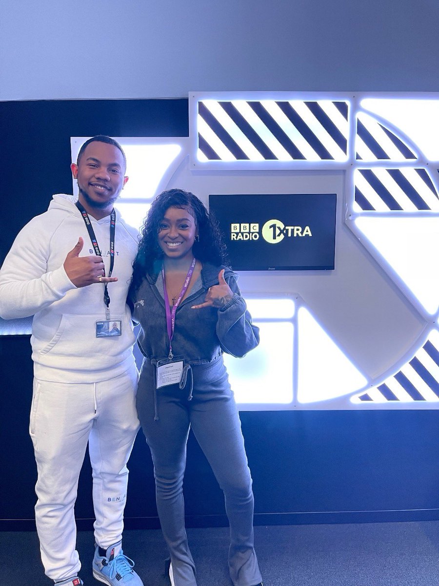 ƬHIƧ LӨVΣ❣️OUT NOW! tweet media