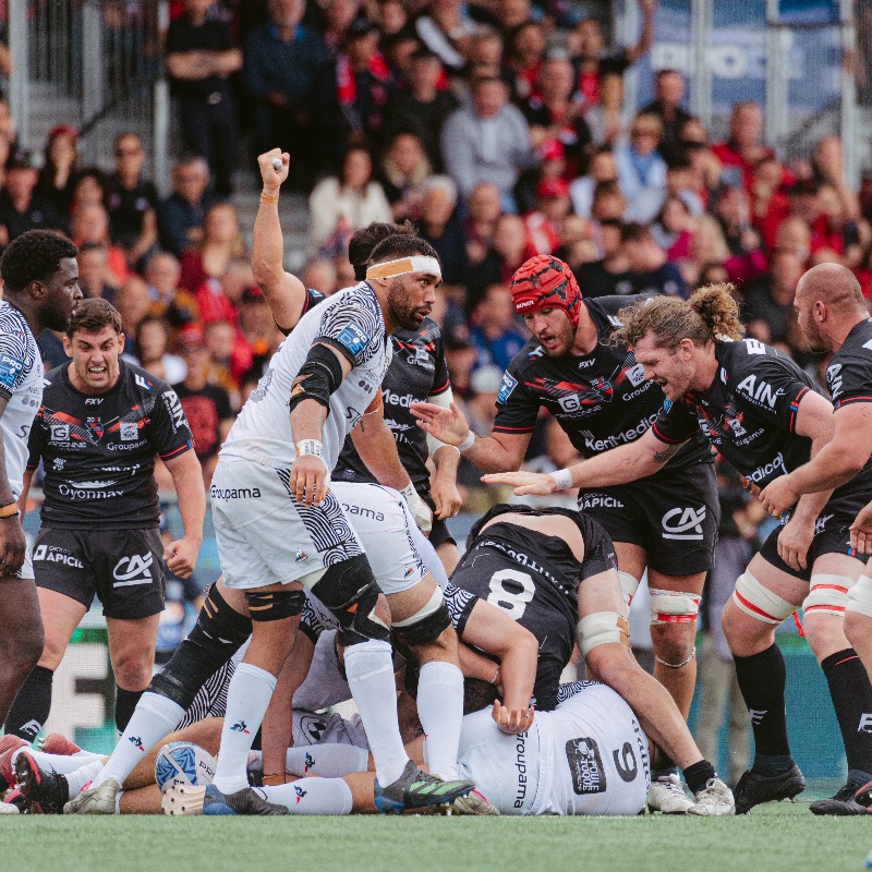 OyonnaxRugby's tweet photo. #DemiesPROD2 #PROD2 #OYORCV #TOUSOYOMEN
Notre partenaire 𝙼𝙰𝚃 𝚃𝙴𝙲𝙷𝙽𝙾𝙻𝙾𝙶𝙸𝙲 vous propose le résumé du match face au @RugbyClubVannes, comptant la demi-finale de @rugbyprod2 ⤵
