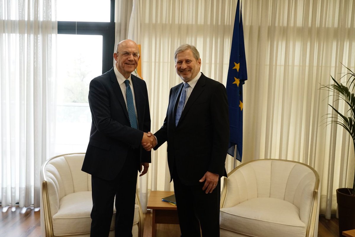 JHahnEU's tweet photo. Good start of the week in🇨🇾#Nicosia by continuing my “#MFF review “Tour des Capitales”.
Thank you President @Christodulides and Finance Minister #Keravnos for the constructive talks! 1/2 https://t.co/3yaxxBVOmt