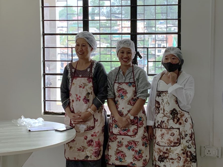 YNnagaland's tweet photo. Just kick-started our 5 days #FoodProcessing Training on #PickleMaking at #YouthNet Head Office in Kohima today. Equipping our youths with food processing knowledge, enabling them to explore new opportunities in the thriving #foodindustry .  #YN #YNnagaland #SkillsTraining https://t.co/0r60Vt0SaN