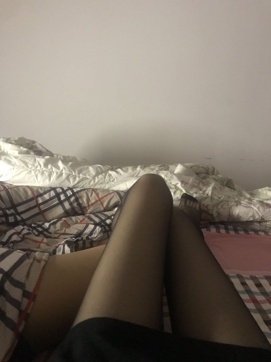 yuanwei94's tweet photo. 先给贱狗和买家来一小波福利吧～ #SM #女高 #反差 #反差婊 #女m #女s #女神 #射屏 #文爱 #母狗 #羞辱 #丝袜足 #丝袜臭脚 #丝袜脚 #抖M #卖原味 #原味 #原味袜子  #原味棉袜 #原味内裤 #女高中生 #抖S https://t.co/TUCZiF5bUa