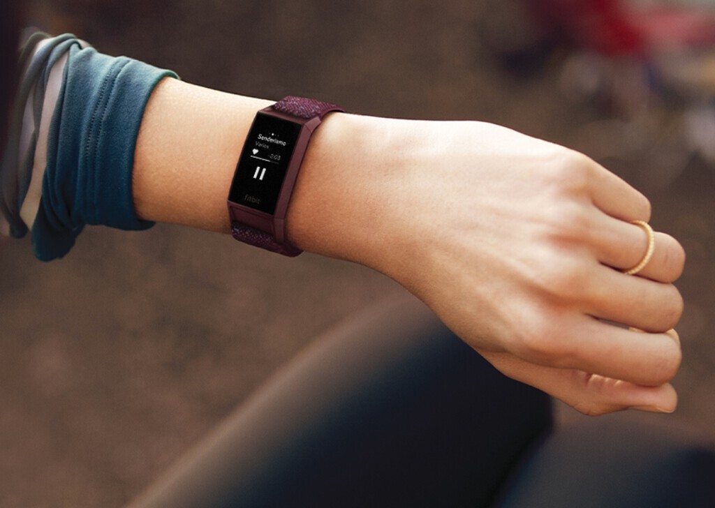 vitonicaRSS's tweet photo. Fitbit Charge 4: la pulsera de actividad que Amazon está liquidando que no tiene nada que envidiar a Garmin o Suunto   https://t.co/2cejpgkU7P https://t.co/0kJOJfTkt2