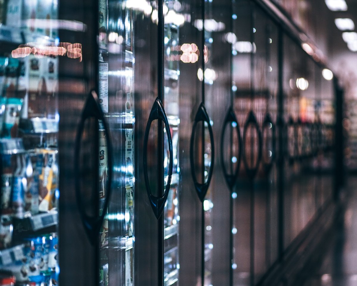 tagretailsys's tweet photo. Refrigeration costs ~2,000 kWh per m2 of sales area, or an average of 60% store's energy consumption, according to Judith Evans of RD&amp;T
Monitoring refrigeration units closely with LiveTemp could cut your costs a lot, email hello@tagretailsystems.com to learn how.
#refrigeration https://t.co/tzo6CIlpN2
