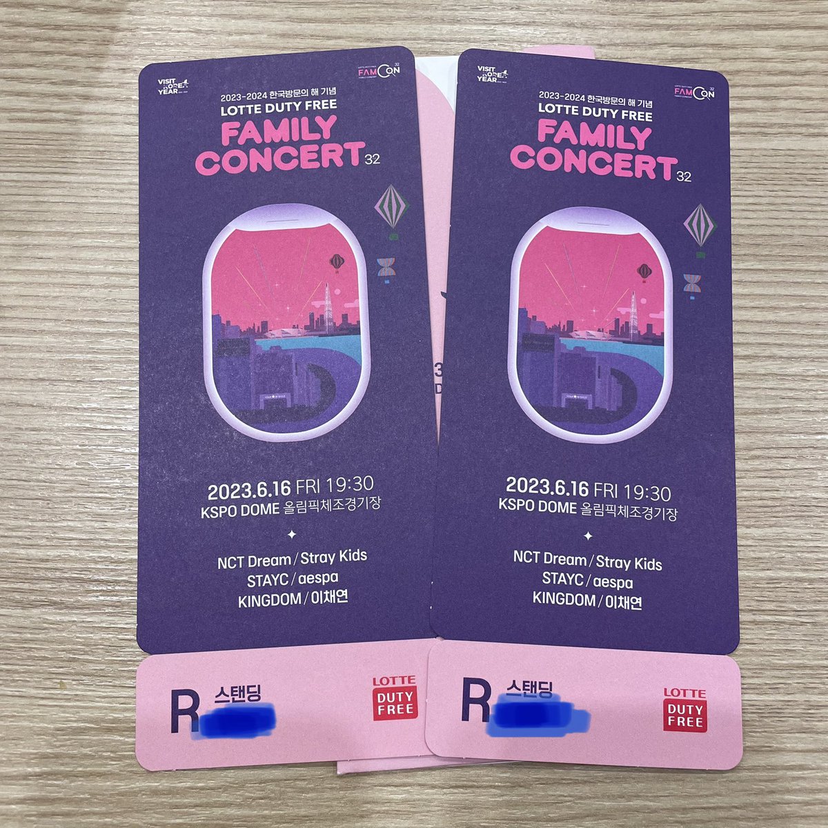 yosong15's tweet photo. LOTTE DUTY FREE
FAMILY CONCERT

롯데패밀리콘서트 R석 스탠딩 양도

2023.6.16 금 19:30 올림픽 체조경기장
R석 스탠딩

2장 보유 - 장 당 17
등기 발송, 지역에 따라 직거래 가능

NCT Dream / Stray kids /
aespa / STAYC / KINGDOM / 이채연
엔시티드림 / 스키즈 https://t.co/Qse4A9U8Fi