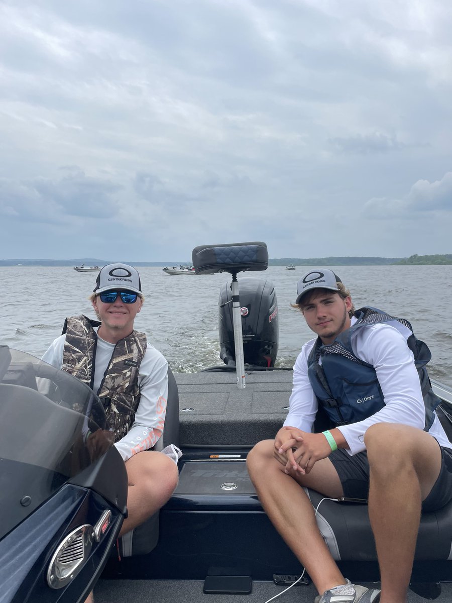ErinHeflin's tweet image. So proud of the @KleinOak Fishing Team! After two days of fishing with 207 other teams at the state championship, Carson and @AustinHeflin2 placed 41st with a weight of 22.14 lbs. Can’t wait to see what they do next season! @KleinISD @thomashensley #thsba
