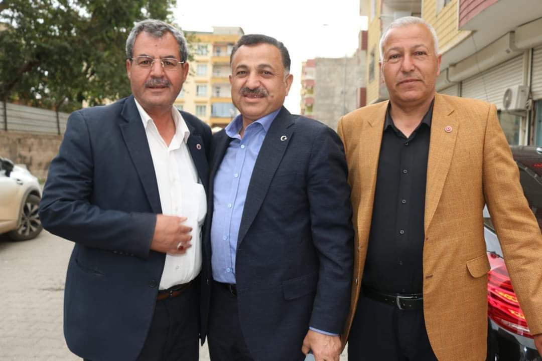 LKurur's tweet photo. Sayın Şanlıurfa ak parti  milletvekilimiz hikmet başak Şanlıurfa il encümeni #Abdulvahap #kurur ve Kanaat önderi #Hamza #bayarı  ziyaret ettiler nazikziyaretleri için teşekkür ederiz28 Mayıs #cumhurbaşkanlığıseçimi  için vekilimize tam destek vererek 28 Mayıs'ta zaferle çıkarız https://t.co/4SztoGSFee