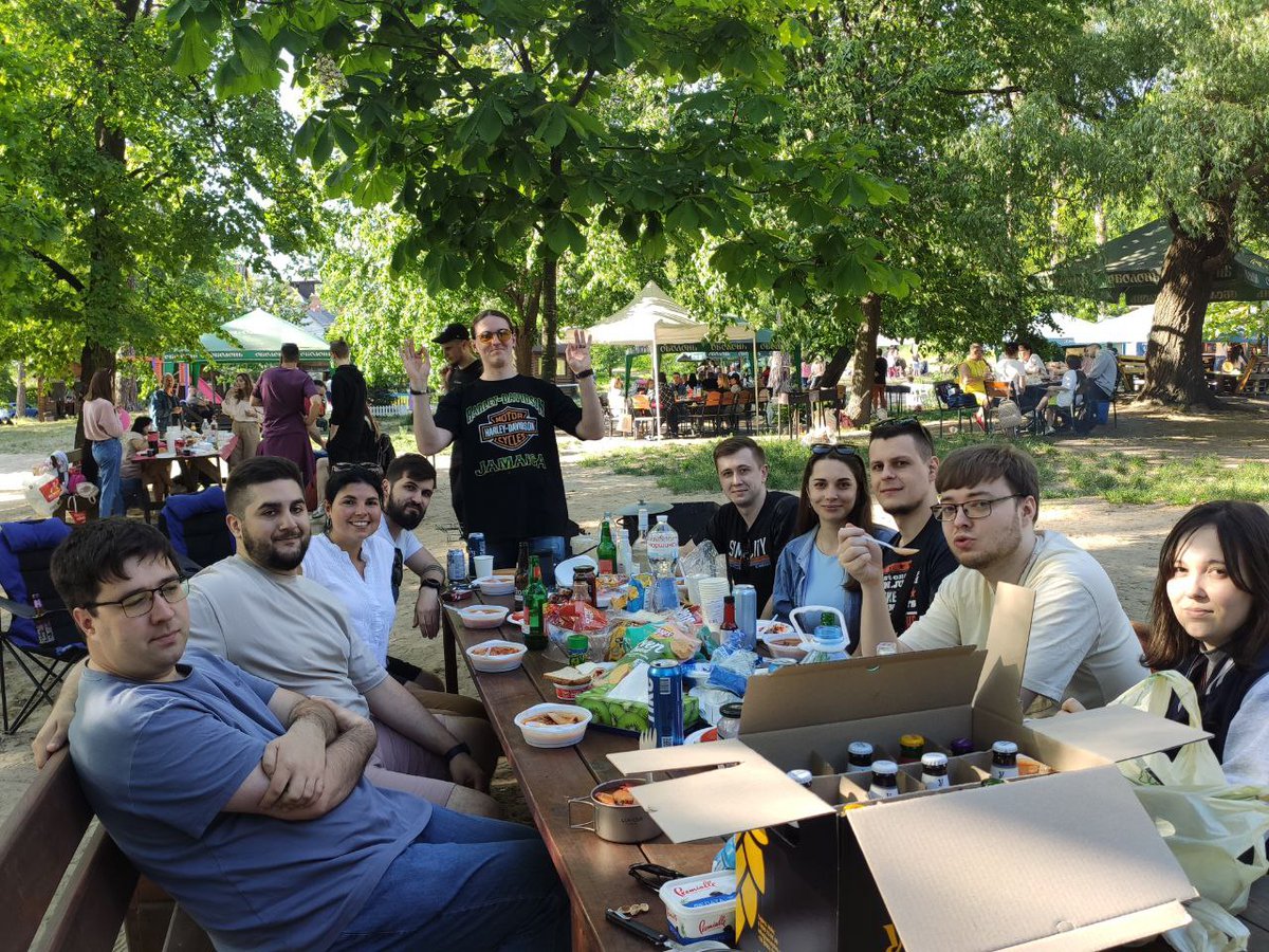 sabrina_zeidan's tweet photo. Last weekend 🇺🇦 #WordPress gathered to cook and eat Bograch together (traditional Transcarpathian meat soup slow cooked on fire).
In the middle of the war, I can't think of a better mental health session.
#WPKyiv https://t.co/4GTcWSMkmG