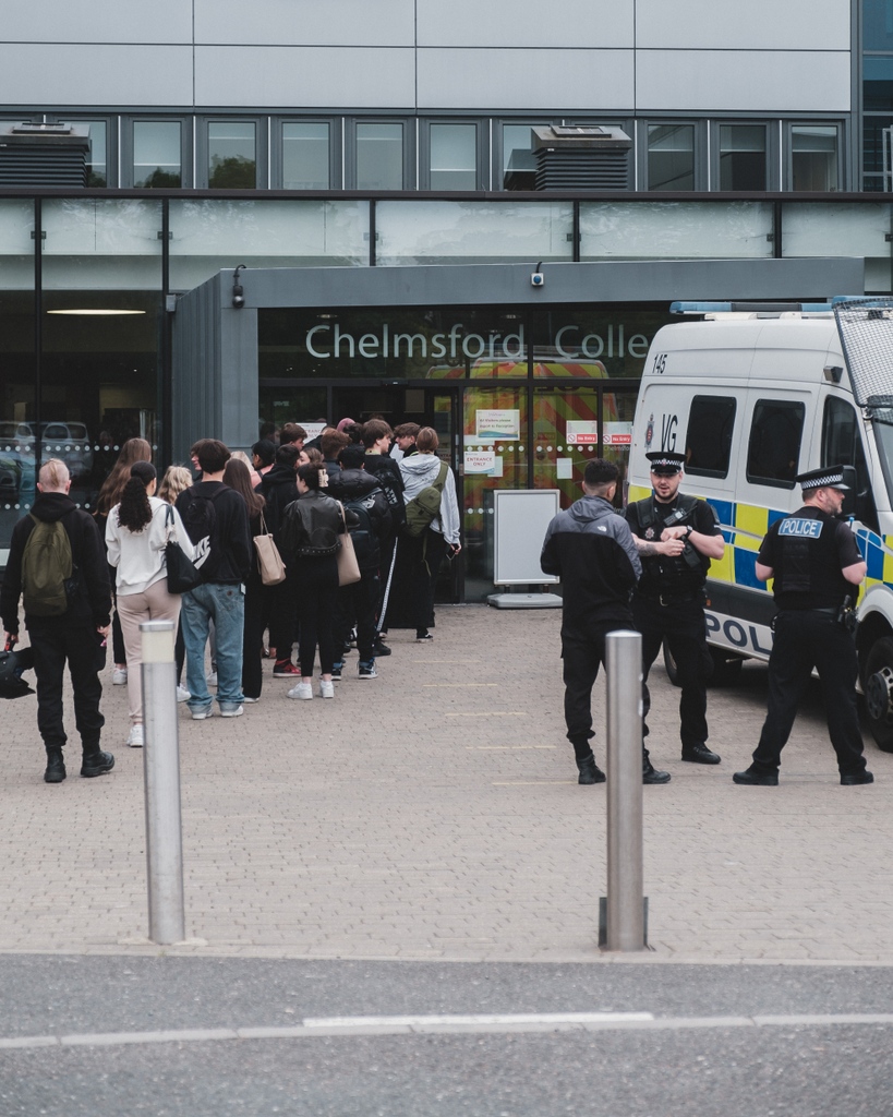 We thank Essex Police for conducting routine stop-and-search knife checks at our Moulsham St campus this morning. 

At Chelmsford College, we are committed to supporting our staff and students.

#StaySafe #ChelmsfordCollege