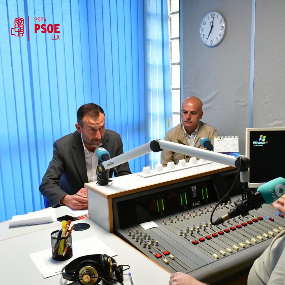 PSOE_Elx's tweet photo. Entrevista a nuestro candidato a la Alcaldía @CarlosGlez2021 en 📻 @COPEElche (100.8 fm).
Puedes escucharla 🔴 EN DIRECTO aquí: https://t.co/kX6DCptIpx
#psoeelx #elche #aelchelevabien #copeelche https://t.co/PDkgKyYyZe