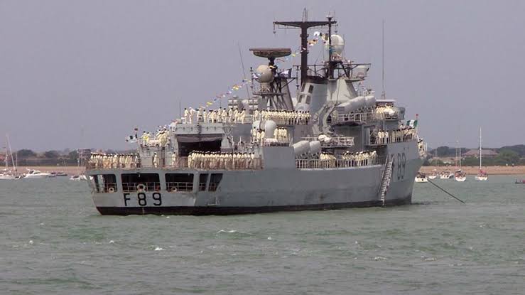 Dearsan Tersanesi ile Nijerya Donanması arasında büyük anlaşma iddiası.

Türk Dearsan Tersanesi'nin Nijerya Donanmasının aktif görevde olmayan amiral gemisi NNS Aradu firkateynini modernize edip göreve hazırlayacağı ve Nijerya'ya 1 adet fırkateyn ihraç edeceği iddia ediliyor.