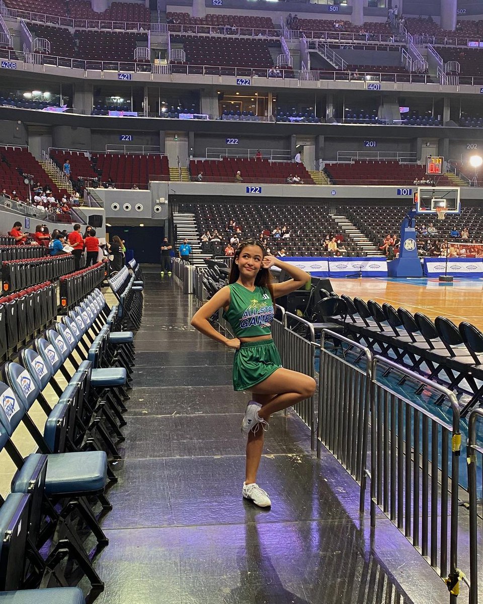 starhuntabscbn's tweet photo. LOOK: Andi Abaya (@iamandiabaya) as the muse and cheerleader for Star Hunt in the #StarMagicAllStarGames2023! 😍✨ https://t.co/MjSQRNpwAK