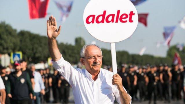 Canan_Kaftanci's tweet photo. Güzelim memleketimizin tek bir şeye ihtiyacı var o da ADALET! 
Kendimiz gibi düşünenler için değil herkes için adalet.
Demokrasi ışığında adalet timsali bir Cumhurbaşkanı seçtiğimizde ne yönetim krizi olur ne de memleketin çözülemeyecek bir sorunu kalır.
Başaracağız #HepBirlikte https://t.co/GvBb3Gexa6