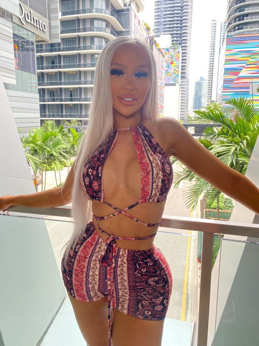 Would you take me shopping 🛍️💕? https://t.co/yxL6PeAk1w