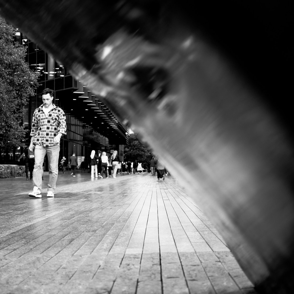 MonicaAnnWalker's tweet photo. Had a lovely time on Friday leading my Introduction to #StreetPhotography &amp; #Wellbeing Workshop for @TeamLondonBdg . I usually can't take many photos while talking to participants, but here are a few that I managed to capture. #AtLondonBridge #blackandwhitephotography #fujix100t https://t.co/p0kFpWdNSp