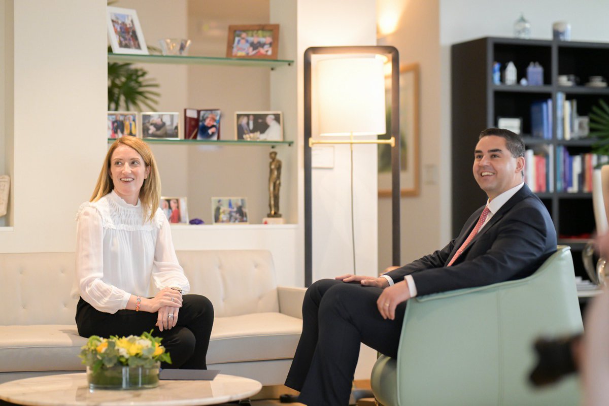 DeputyPMIanBorg's tweet photo. Held a fruitful exchange of views with   @EP_President Roberta Metsola on current EU geopolitical priorities 🇪🇺🇲🇹 https://t.co/ApAXlpYQ01
