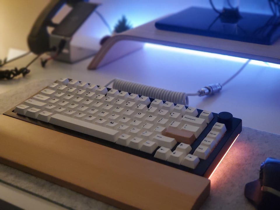 TecladosTop's tweet photo. 📌 Lo más top ahora mismo en /r/MechanicalKeyboards: Trying to declutter https://t.co/GyWYeHCt5w https://t.co/t5qVeev9rz