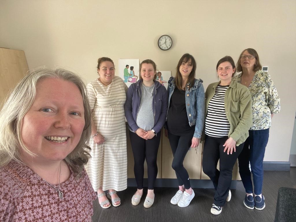 Cherish_sures's tweet photo. Some of our happy mums after our Real Birth Prog - birth preparation where we look at what happens on your birthing journey in reverse. This method of learning is better for your mind &amp; memory &amp; evidence shows thar it helps to lower stress &amp;medical intervention. #surestartworks https://t.co/MuCzo5g43f