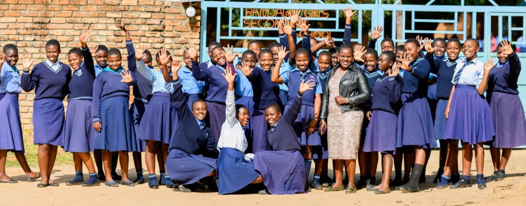 This Wednesday, we welcome Mercy Sibande from the Mamie Martin Fund to One World Shop. Please come along for a cup of tea and to meet her. - mailchi.mp/oneworldshop/r…