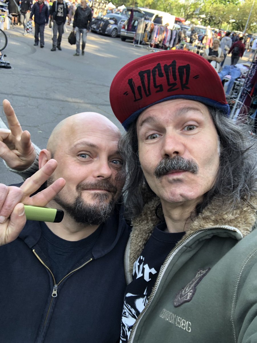 Loose Flip tweet media