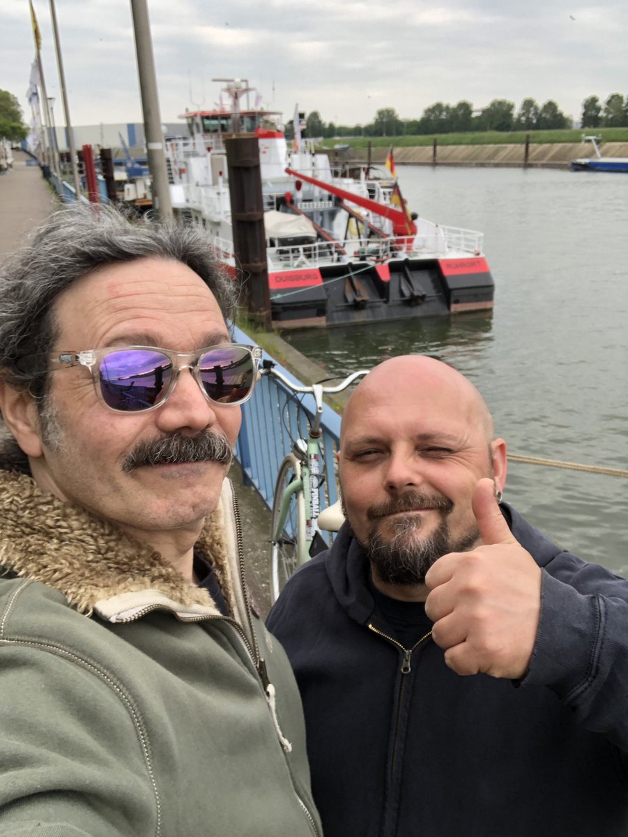 Loose Flip tweet media