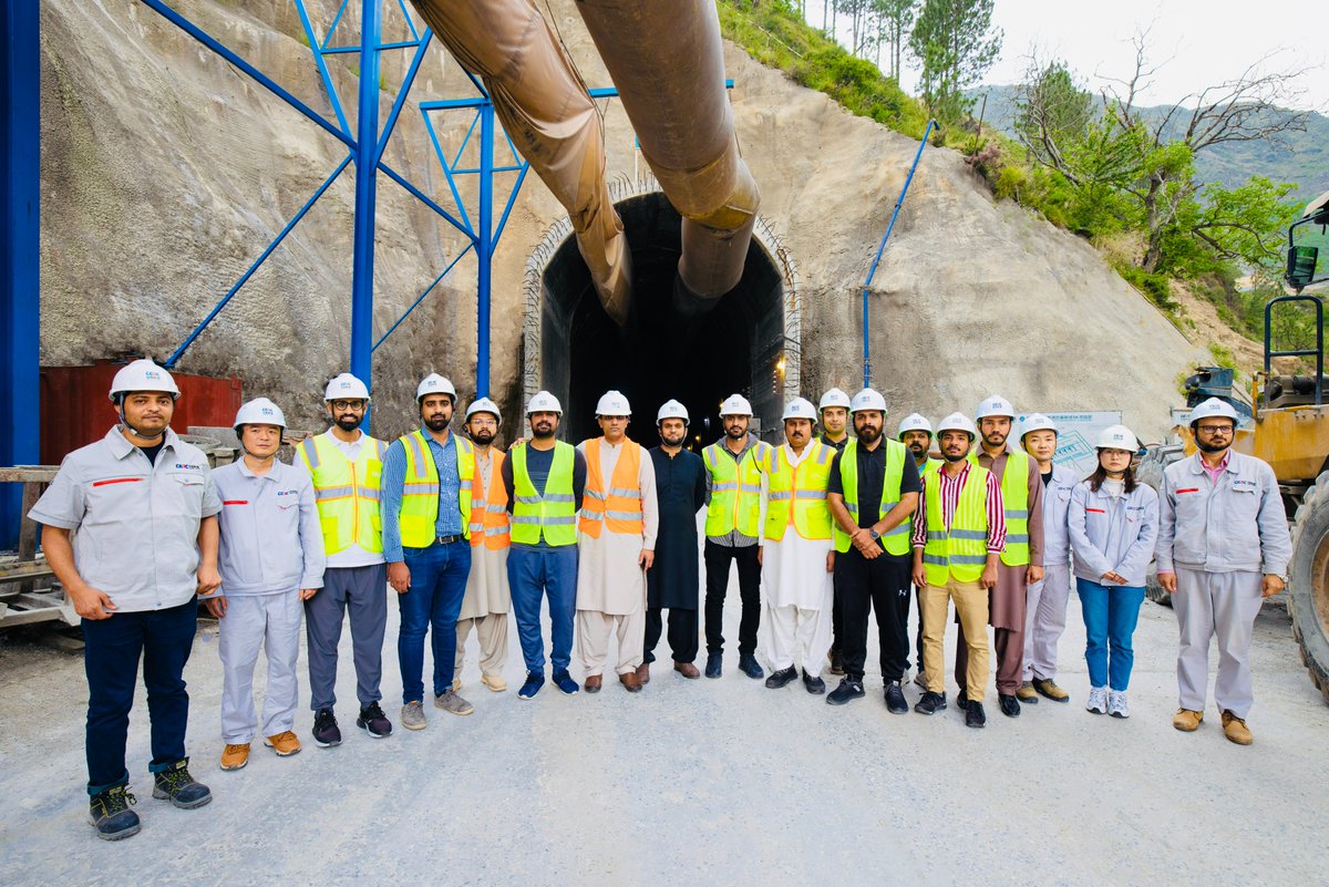 HydropowerPk's tweet photo. On May 19, CPPA-G delegation visited S K Hydropower Station which is invested and constructed by CEEC, and listened to the report on the overall situation and construction progress of the project.
#SKHPP #CPPA_G #Hydropower #CheapEnergy #Pakistan https://t.co/DYrZV3Xn6W