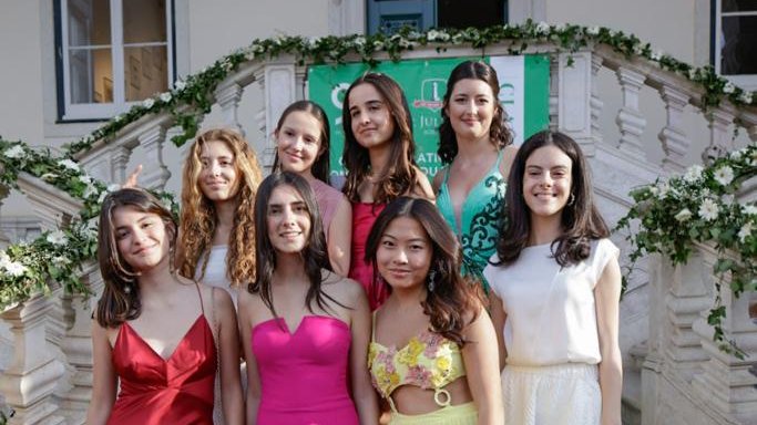 StJuliansLisbon's tweet photo. 🎓✨ Congratulations, Class of 2023! 🥳🎉
See some unforgettable moments from our brilliant graduation ceremony below.
#StJuliansLisbon #ClassOf2023 #Graduation https://t.co/7HFcfA1RCq