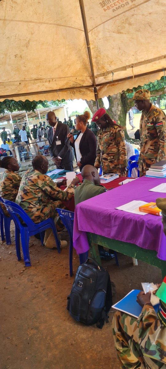unmissmedia's tweet photo. The #SouthSudan🇸🇸 People's Defence Forces General Court Martial begins @ Yei to adjudicate crimes, incl. murder &amp; sexual violence, by military personnel. The aim of this partnership b/w #UNMISS &amp; the Military Justice Directorate?  Strengthening accountability, access to justice⚖️ https://t.co/5AXi0J4x2i