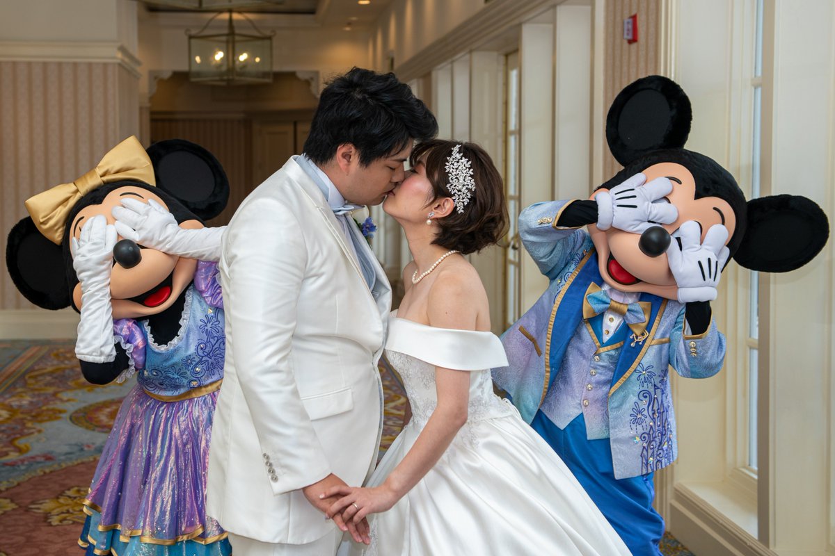 Mickey_y2's tweet photo. 🌸Disney's Fairy Tale Weddings🌸
カメラマンのデータが届きました!!!
幸せいっぱい詰まったデータ見ながら、楽しかった結婚式を振り返っています💍✨
ミッキー達にお祝いしてもらい....もう....最高!!😭💓 YAAAAAS!😭💓
I had such a good time!!💓💓
#WDW #FTW #WDW50th https://t.co/HvJBpM4gpg