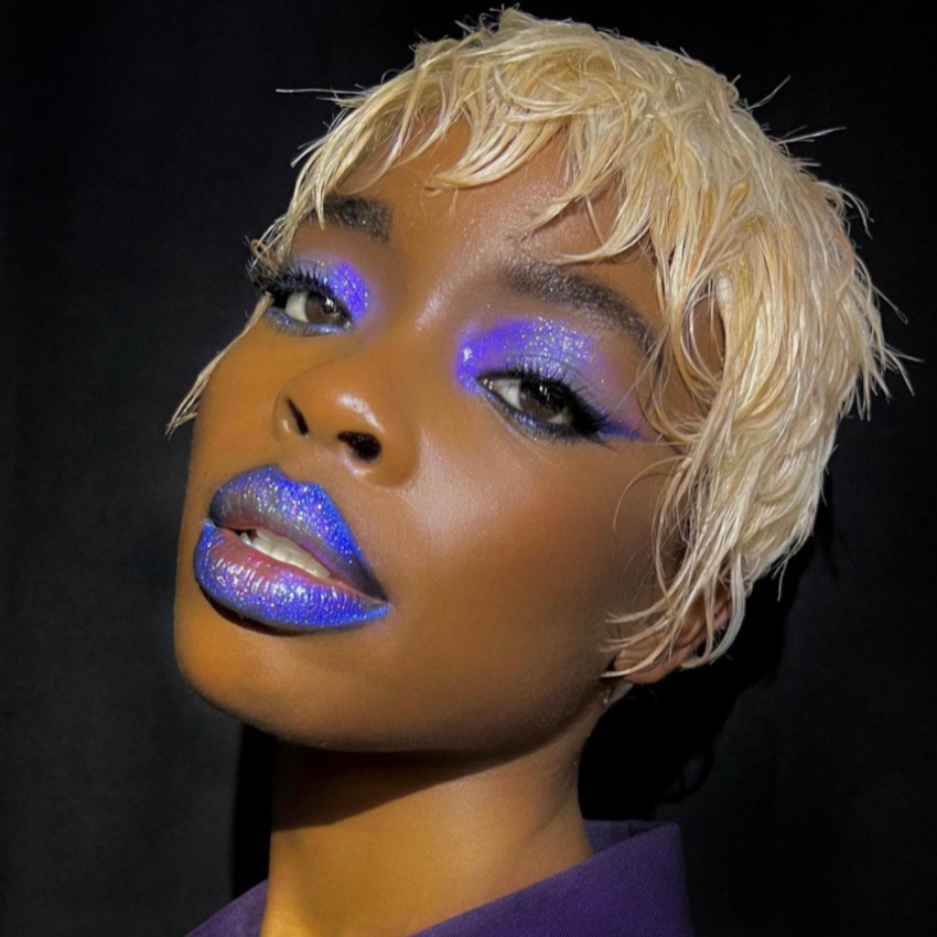 Warpaint_Mag's tweet photo. We roundup the makeup trends for Summer '23.
https://t.co/fRwSXhqiDo
#fentybeauty #charlottetilbury #milkmakeup #vieve #nudestix #jonesroad #patmcgrath #urbandecay #kikomilano #glistencosmetics #stila #barrym #lottielondon #victoriabeckhambeauty
#warpaint_magย #warpaintextra https://t.co/wTJyb4nIDg