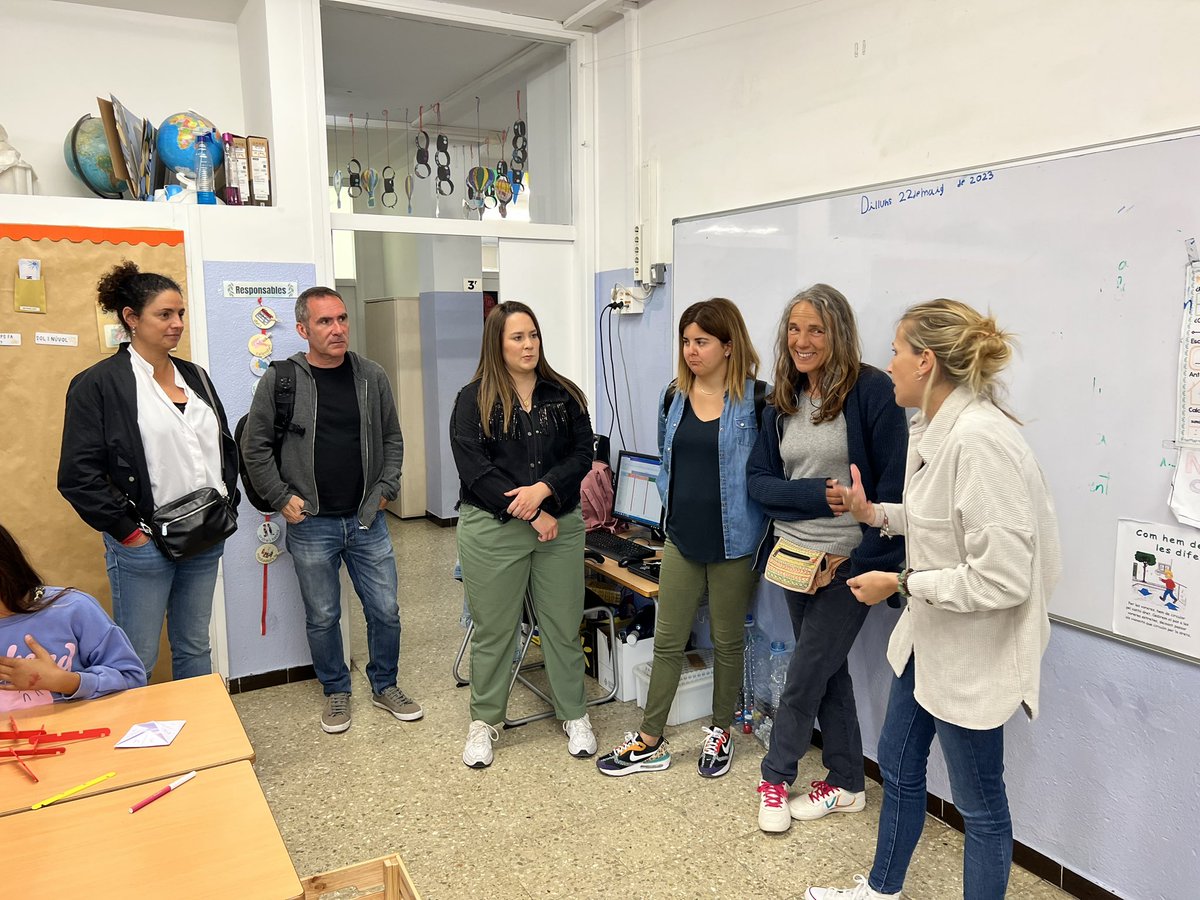 ๐ฐ๐ฌ ๐ฉ๐๐๐
๐๐๐๐ ๐บ๐๐ร (@iebaldomersola) on Twitter photo Avui dos membres del <a href="/CRP_baixmaresme/">CRP del Baix Maresme</a> i tres mestres de <a href="/laserretaalella/">Escola La Serreta</a> han vingut a visitar-nos per veure els nostres ambients de petits i les propostes de grans. Un plaer compartir bones prร ctiques amb altres centres i professionals. #AprenemGaudint #iebs #OrgullBaldomer Avui dos membres del <a href="/CRP_baixmaresme/">CRP del Baix Maresme</a> i tres mestres de <a href="/laserretaalella/">Escola La Serreta</a> han vingut a visitar-nos per veure els nostres ambients de petits i les propostes de grans. Un plaer compartir bones prร ctiques amb altres centres i professionals. #AprenemGaudint #iebs #OrgullBaldomer