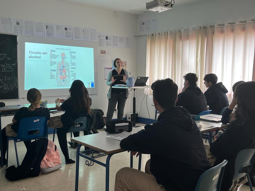 colegioarcangel's tweet photo. La fundación @AlcoholSociedad está impartiendo charlas a nuestros alumnos de #ESO, #Bachillerato y #ProgramaDiploma sobre la prevención del consumo de alcohol en menores a través de la #educación.
¡Muchas gracias por vuestra trabajo de formación en la prevención!
#MenoresNiGota https://t.co/sm21MBKdi2