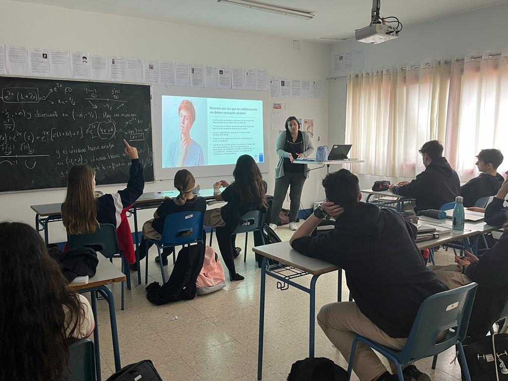 colegioarcangel's tweet photo. La fundación @AlcoholSociedad está impartiendo charlas a nuestros alumnos de #ESO, #Bachillerato y #ProgramaDiploma sobre la prevención del consumo de alcohol en menores a través de la #educación.
¡Muchas gracias por vuestra trabajo de formación en la prevención!
#MenoresNiGota https://t.co/sm21MBKdi2