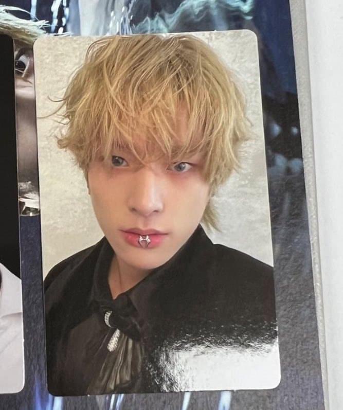 jaykitwt's tweet photo. THESE JAKE PHOTOCARDS 🧎‍♀️🧎‍♀️🧎‍♀️ https://t.co/Xr7ouI7A72