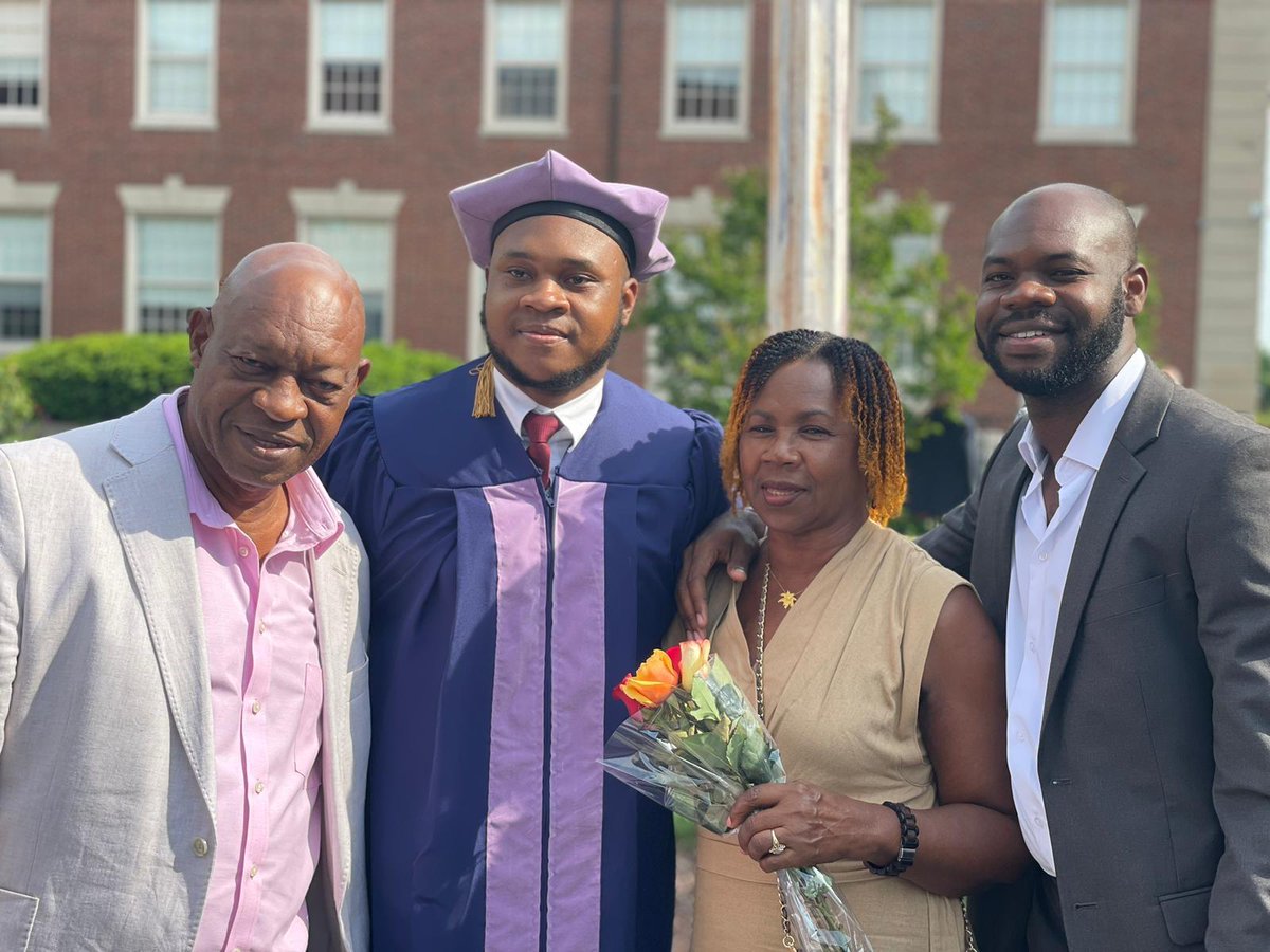 Smilejamtvj's tweet photo. Andre Hall, a recent Doctor of Dental Surgery graduate from Howard University in Washington, DC, will now take on the challenge of a 5-year residency in New York City. He zooms in to share his inspiring journey and future aspirations for this morning's #DisaporaCheckIn. https://t.co/ZlV4Wg6JAp