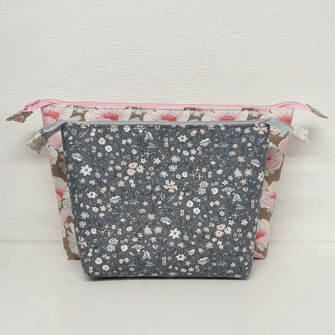 Perfect for beginners to sewing!! Learn how to make these cute and useful make-up pouches at our half day workshop 😍 No previous experience necessary 😲 Two size options to choose from. nimblethimbles.co.uk/product/make-u…
#NimbleThimblesSwindon #swindon #Cirencester #learntosew #makeuppouch