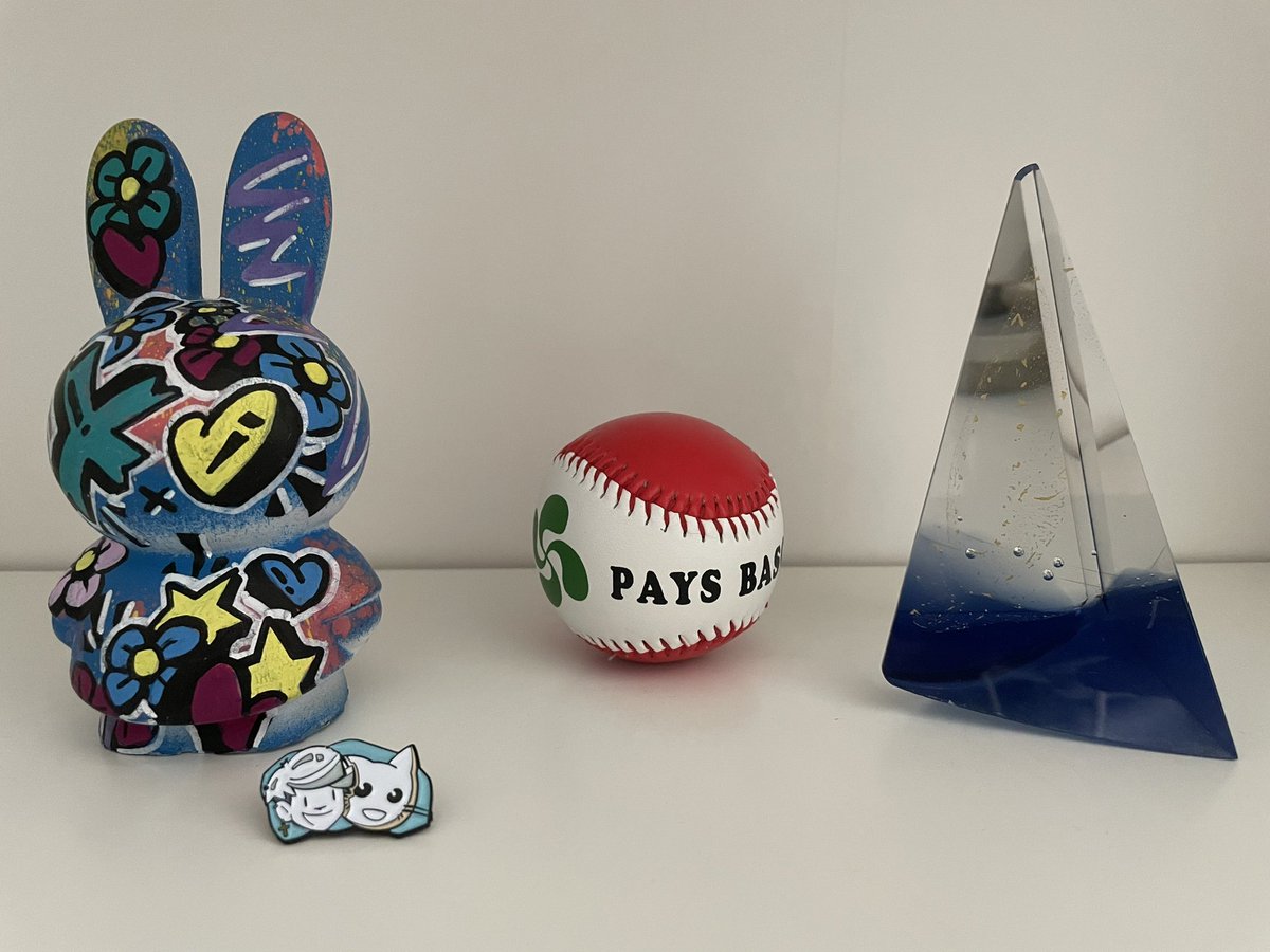 Aillyn_PP's tweet photo. 👀 Regardez qui vient d’arriver !!
Un petit lapin de @MaitreEtTalons, accompagné de son Pin’s avec @MaitreChaton 🥰🥰
Ils vont tenir compagnie au #Metromini de @KissmygIass !! https://t.co/zYn87qlVoX