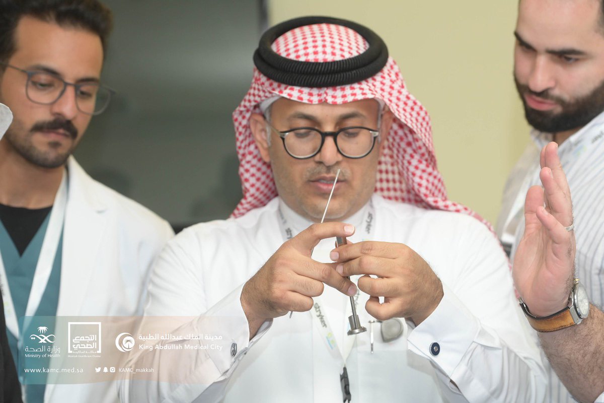 #ورشة_عمل | ✨

#مدينة_الملك_عبدالله_الطبية تنظم ورشة عمل بعنوان: "مبادئ استبدال وترميم المفاصل".
تضمنت الورشة تقديم مجموعة من المحاضرات وعرض فيديوهات تعليمية واختتمت بتدريب عملي لمبادئ جراحات استبدال وترميم المفاصل.