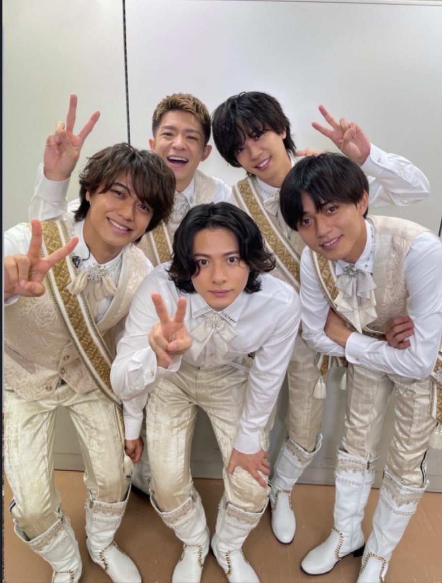 G1217K1027's tweet photo. King&amp;Princeが今より何億倍も幸せになりますように✨
玄樹くんが、脱退したあと私の心の穴を埋めてくれたのは5人でした。
ティアラに沢山の愛情を注いでくれて本当に本当に感謝でいっぱいです。
11月のあの日から…無理に笑顔を作って過ごしてきました。
#キンプリ5人ありがとう
#KingandPrince https://t.co/inuabrLRC0