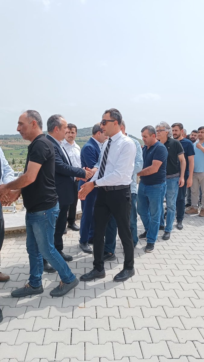 mhpcamliyayla's tweet photo. İlçe Başkanımız Sn.Ali Rıza Genç,yönetim kurulu üyemiz Sn.Hasan Pekmez #SEBİL Mahallemizden vefat eden Sn.Hacı Fatma Oksal'ın #cenaze
merasimine katılım sağlayıp aileye başsağlığı dileklerini ilettiler.#Merhumeye Allah'tan rahmet
kederli ailesine başsağlığı diliyoruz. https://t.co/273RQHHR0K