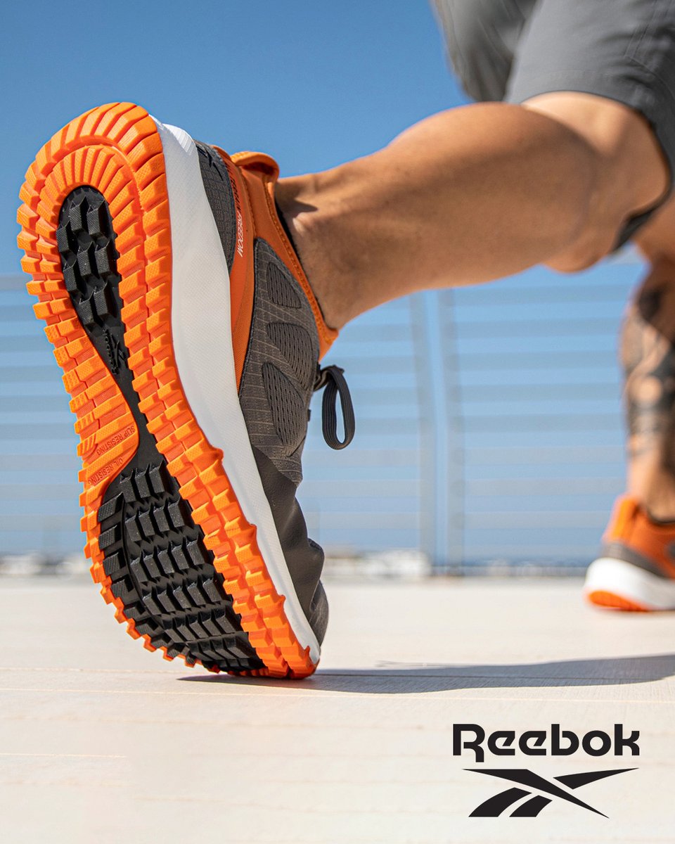 vetementpro's tweet photo. Le confort d'une basket Reebok, la sécurité en plus ! Découvrez la collection de chaussures Reebok Safety sur https://t.co/uXKIP0W9Id.

Voir : https://t.co/W8vEkPaiP7

#workwear #workwearforwomen #vetementpro #reebok #reeboksafety #safety #chaussuresdesecurite https://t.co/PiVWYGrpQB