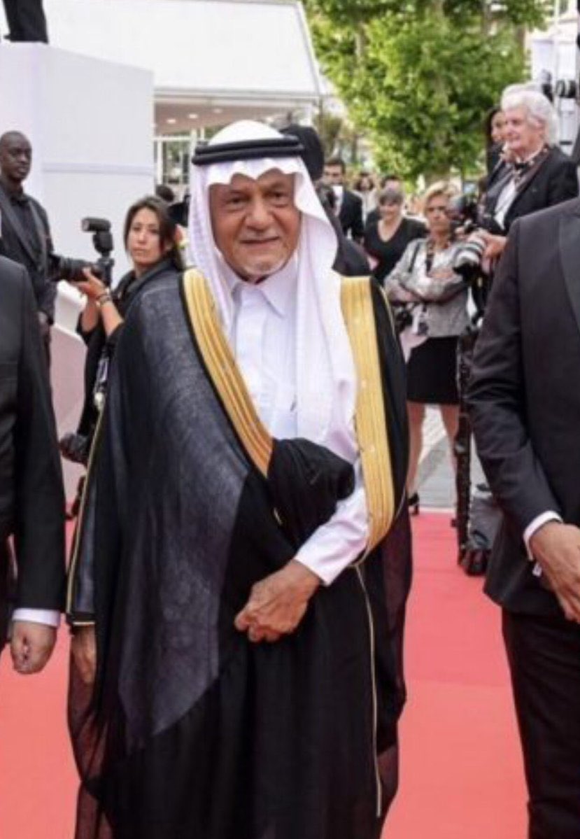 Celebs__Arabic's tweet photo. الأمير تركي الفيصل في كان:

"اذا كان هناك هوليوود، واذا كان هناك بوليوود، فلماذا لا يكون هناك سوليوود؟" 🇸🇦 https://t.co/vwFbDkimip