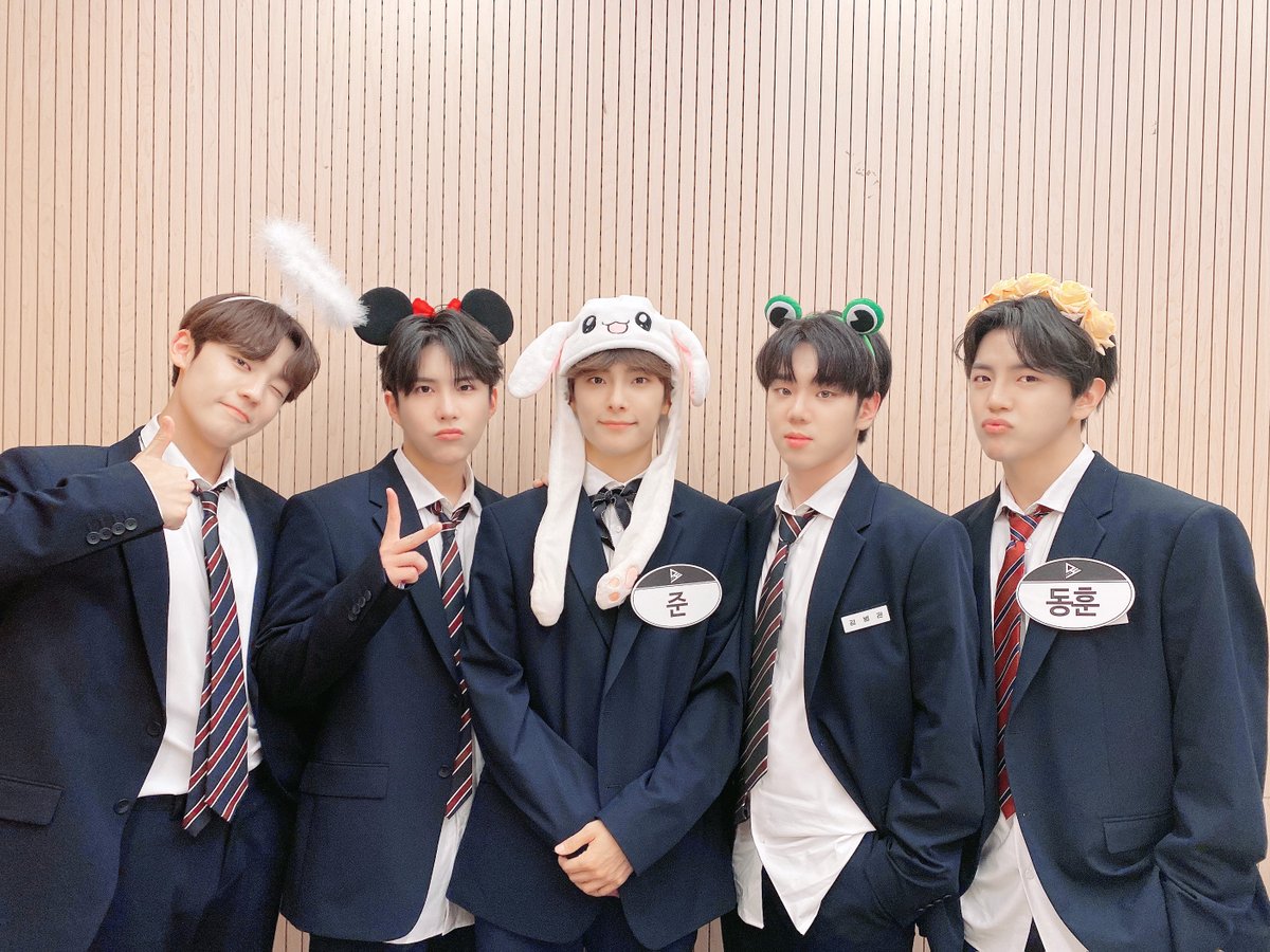 [#ACE_PHOTO]📸
 
230523 6th Anniversary
HAPPY BIRTHDAY

사랑해 초이스❤️ 
에이스와 오래 함께 하자

#에이스_6주년_초이들_덕분이야❤️
#에이스_데뷔6주년_축하해
#에이스 #초이스 #ACE #CHOICE