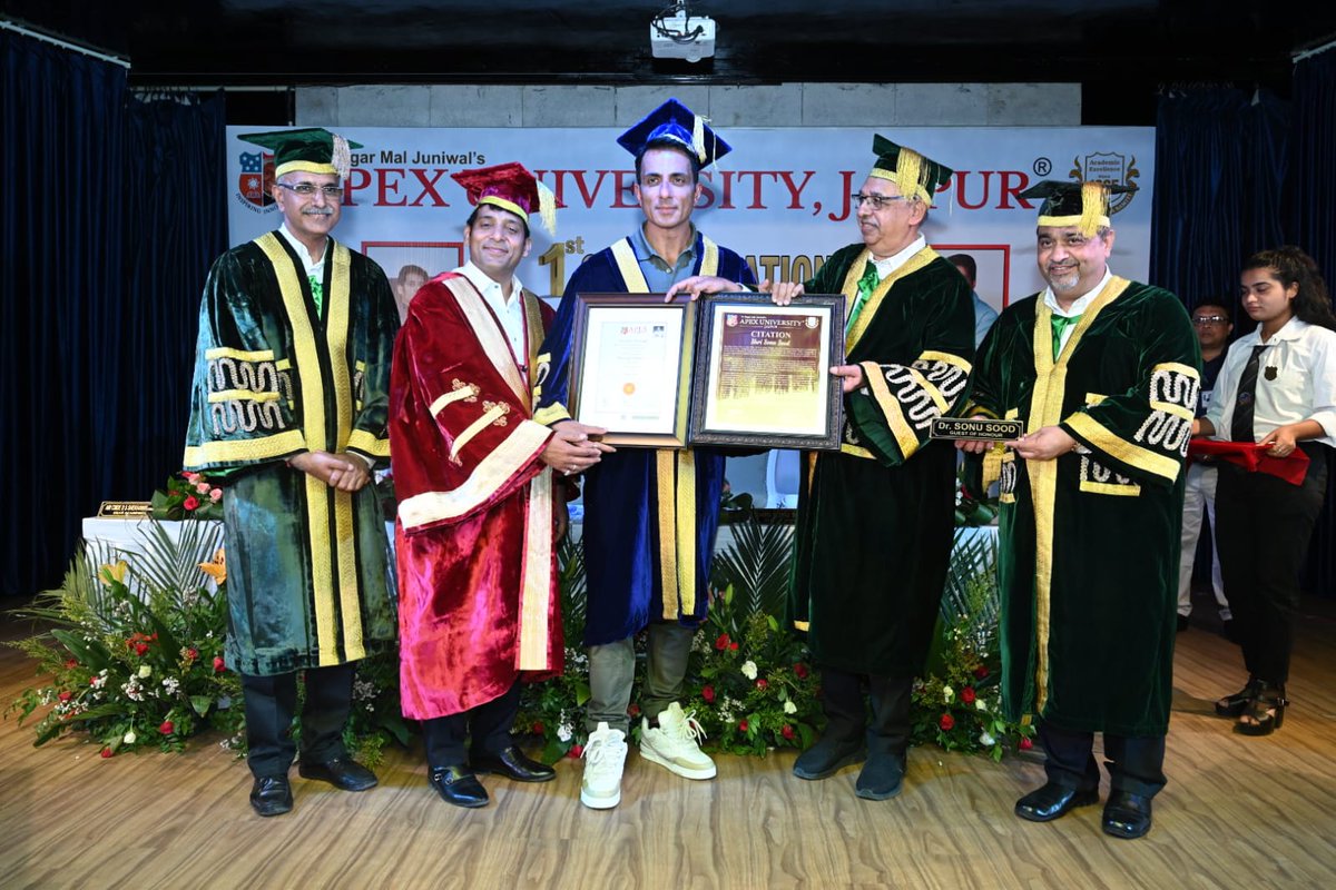 Apex University extends its heartfelt gratitude to Dr. Sonu Sood for graciously accepting the D.Litt. degree conferred upon him.

#WelcomeatApex @SonuSood 
#chiefguest #sonusood #actor #socialworker #honoraryguest #guestofhonor #convocation #firstconvocation #convocationday