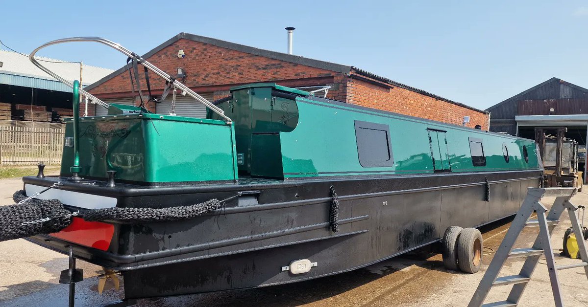 All polished &amp; waxed 😎, off to the <a href="/CrickShow/">Crick Boat Show</a> ... Absolute stunner in BMW 'Isle of Man' green 😙👌 <a href="/RPCS18/">Robert Pinto</a> <a href="/BickerBoats/">Bickerstaffe Boat Company</a>