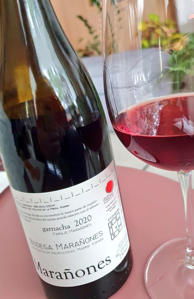 These guys in San Martín de Valdeiglesias, with Telmo Rodríguez in Cebreros, resurrected the old garnacha vineyards and made the Gredos Mountains known worldwide. The 2020 is in perfect balance.